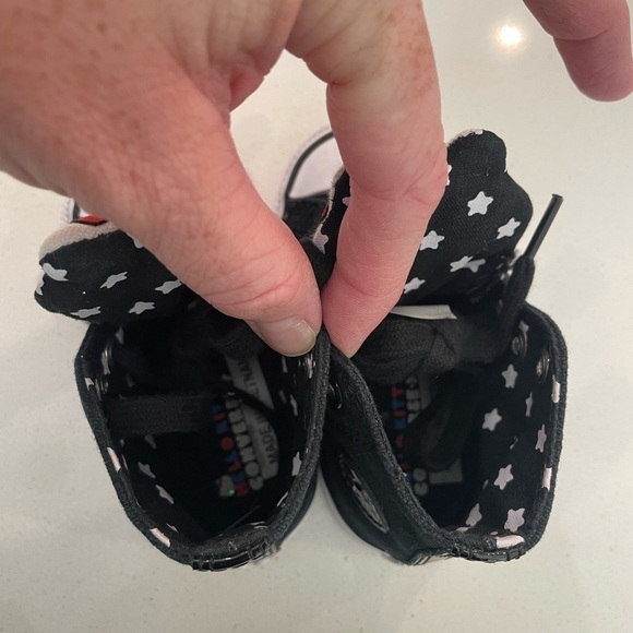 Hello kitty x converse black high top sneakers size 4 like new - Picture 5 of 7